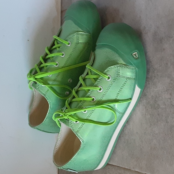 KEEN shoes size 8 whomen - Picture 2 of 6